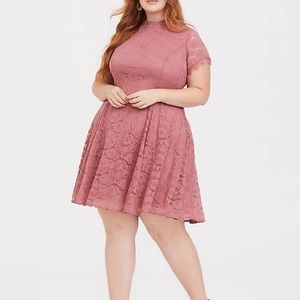 ROSE PINK LACE HIGH NECK TRAPEZE DRESS - size 2